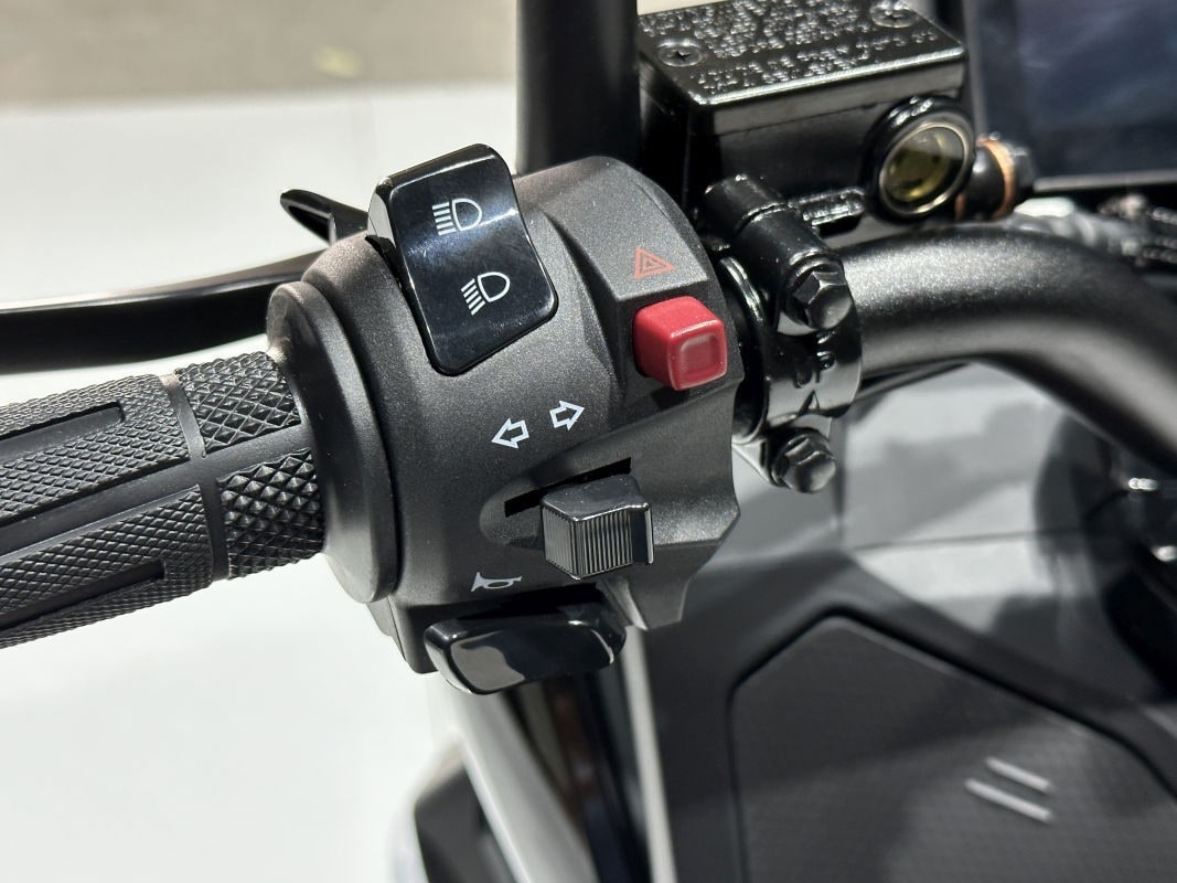 Wottan Sixteen 125: lo scooter spagnolo con ruota da 16" che sfida il traffico urbano